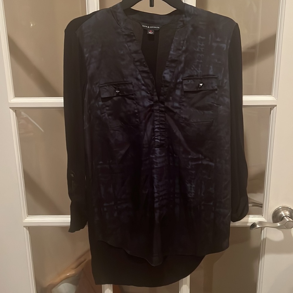 Rock & Republic High Low Shirt. | Size M